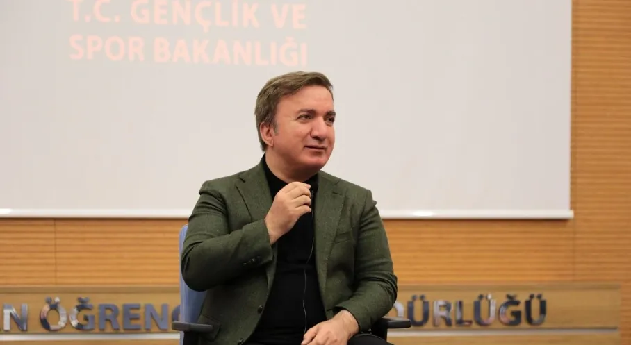 Erzincan Valisi Aydoğdu'dan Öğrencilere Müjde! Burs, İndirim ve YKS Desteği