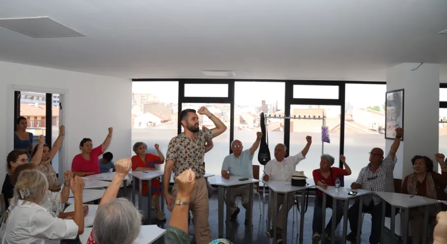 Eskişehir'de Emek Kafe'den Kıdemli Vatandaşlara Özel Kurs Müjdesi!