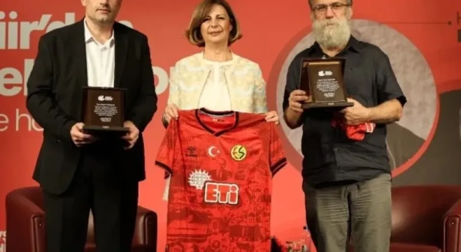 Eskişehir'de Şiir ve Futbol Aşkı Bir Arada! Unutulmaz Söyleşi