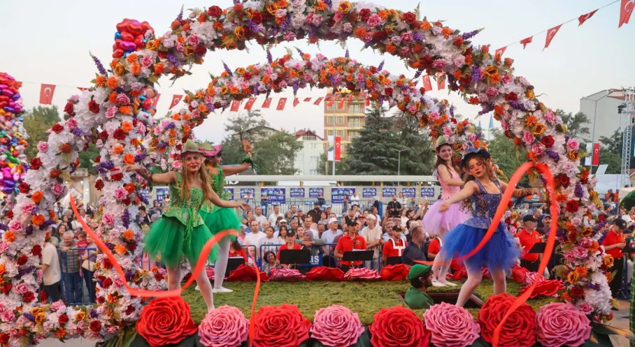 Eşme Kilim Festivali Coşturdu! Sanat ve Kültür Şöleni