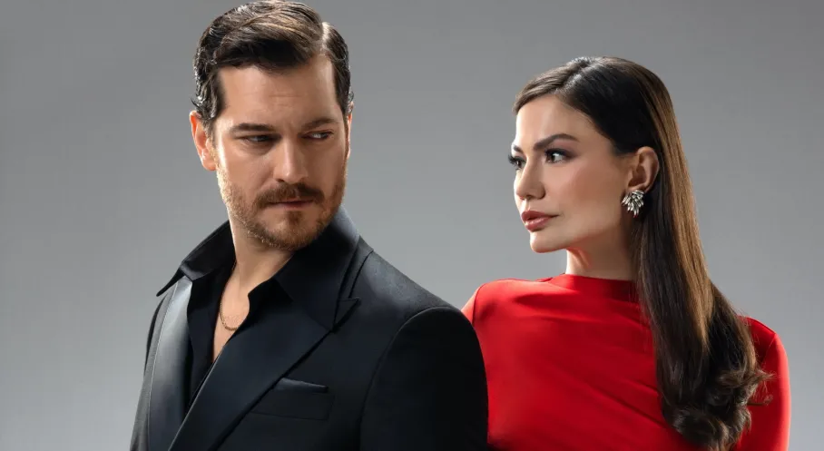 Eşref Rüya'nın Yıldızı Demet Özdemir'den Aşk İtirafı! Yeni Sezon Bomba Gibi Geliyor!