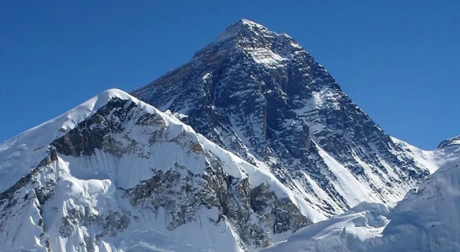 Everest Tırmanış Ücretleri Artıyor! 10 Yıl Sonra İlk Zam