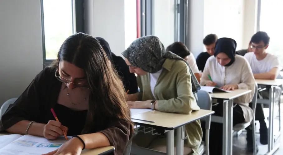 Eyüpsultan Belediyesi Gençlik Merkezleri’nden YKS’de Büyük Başarı