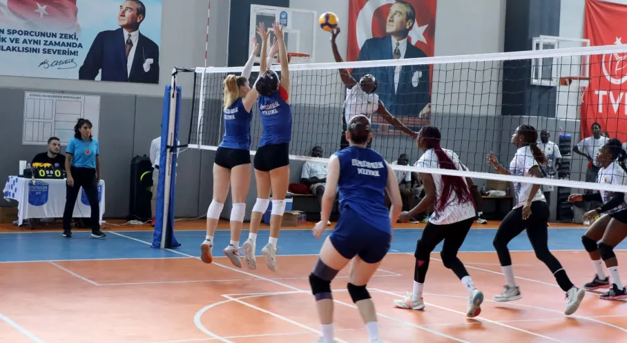 Eyüpsultan Belediyesi Spor Kulübü Kadın Voleybol A Takımı, Kamerun Kadın A Milli Voleybol Takımı’nı Ağırladı