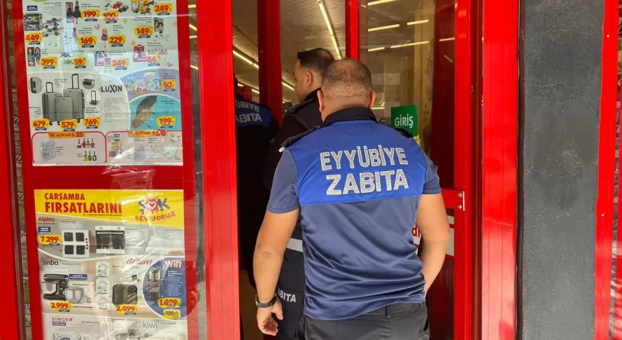 Eyyübiye'de Zabıta Operasyonu: Lokantada Son Kullanma Tarihi Geçmiş Tavuklara El Konuldu!