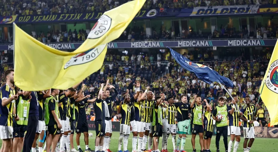 Fenerbahçe Şampiyonlar Ligi Play-Off Turunda: Feyenoord'u 5-2 Yendi!