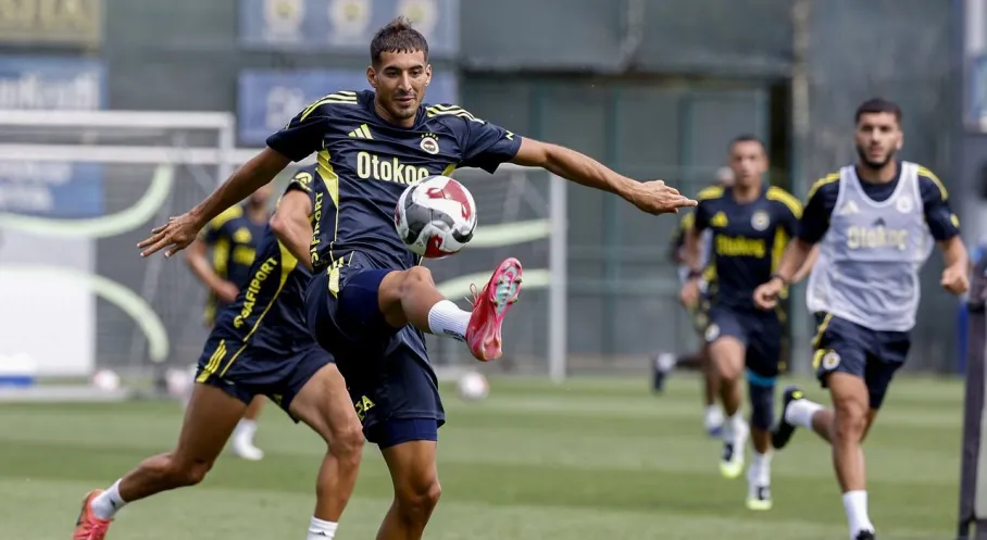 Fenerbahçe'de Bomba Transferler ve Şok Ayrılıklar: Portekiz Kampı Kadrosu Açıklandı!