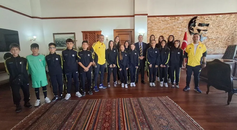 Fenerbahçe'li Miniklerden Kaymakam Coşkun'a Anlamlı Ziyaret!