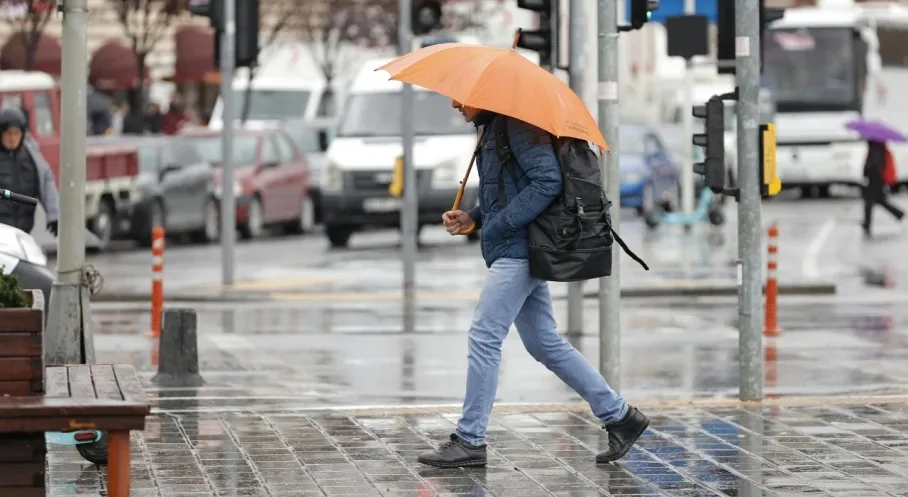 Fırtına Alarmı! 13 İlde Sarı Kod: İstanbul ve İzmir Dahil, Dikkat!