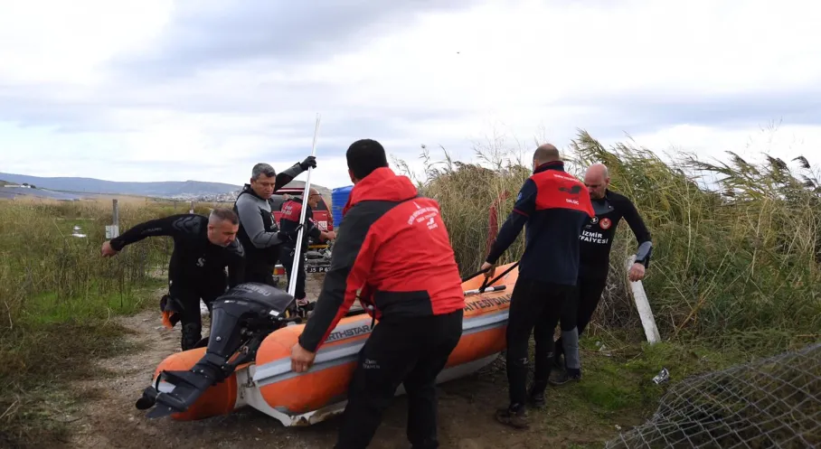 Foça Sel Felaketi Sonrası: Kayıp Vatandaş Aranıyor, Yaralar Sarılıyor!