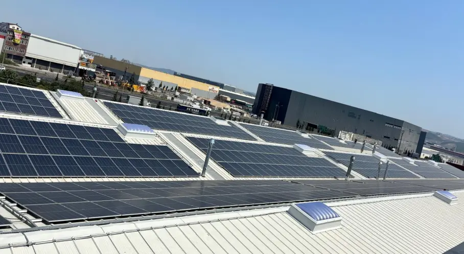 Form Endüstri Tesisleri, Emre Alüminyum Tesisine Lamilux F100W ile Duman Tahliye Çözümü Sunuyor