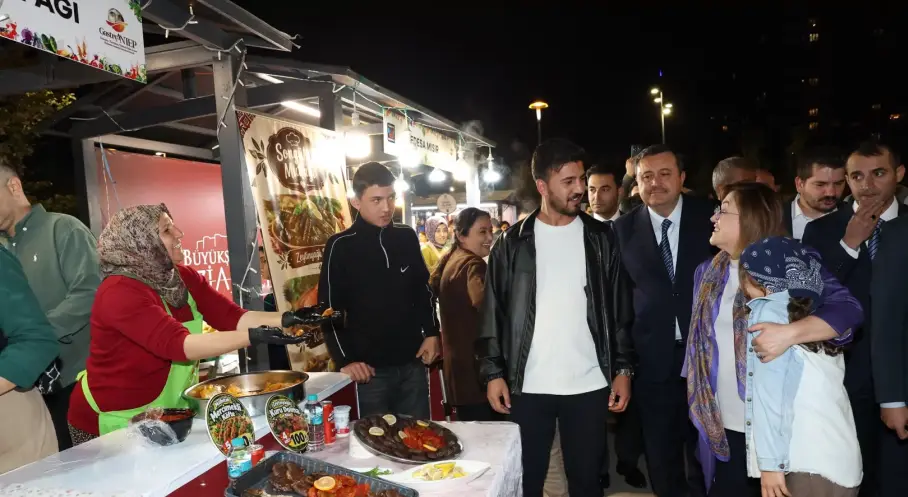 GastroAntep’te Stantlara Başkan Şahin’den Yakın İlgi
