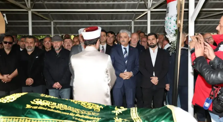 Gazeteci Levent Öztürk, Düzce'de son yolculuğuna uğurlandı