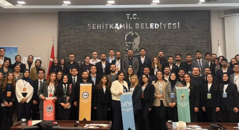 Gaziantep'te Şok Gelişme! Gençler Meclis Koltuklarına Oturdu: İşte Detaylar!