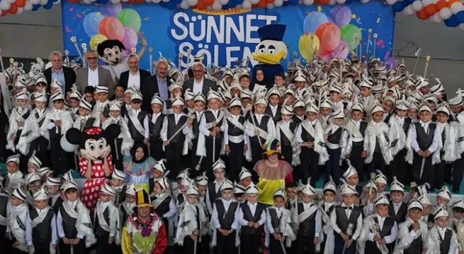 Gebze'de Sünnet Şöleni Coşkusu: 450 Çocuk Erkekliğe İlk Adımı Attı!