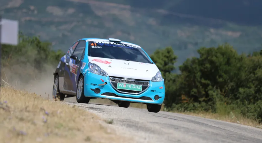 Gemlik'te Adrenalin Zirvesi! Şahintepe Tırmanma Yarışı Nefesleri Kesti