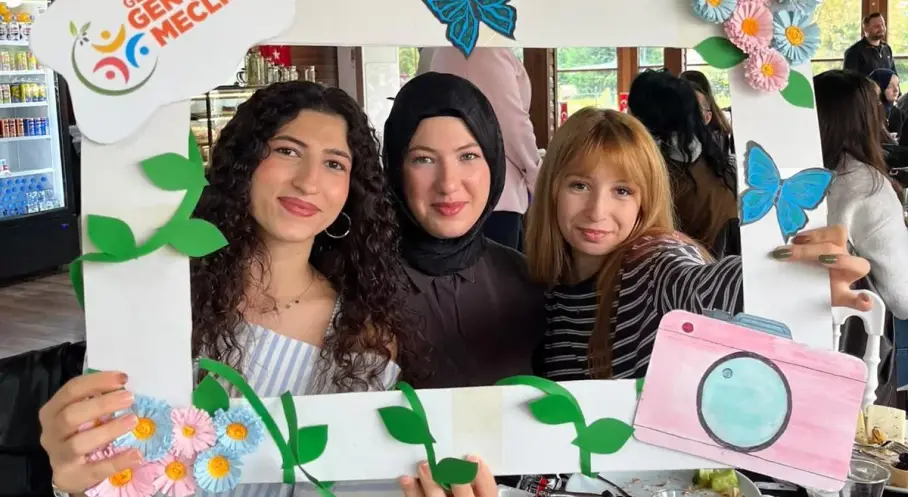Gemlik’te Gençlere Kent Yönetimine Katılım Çağrısı