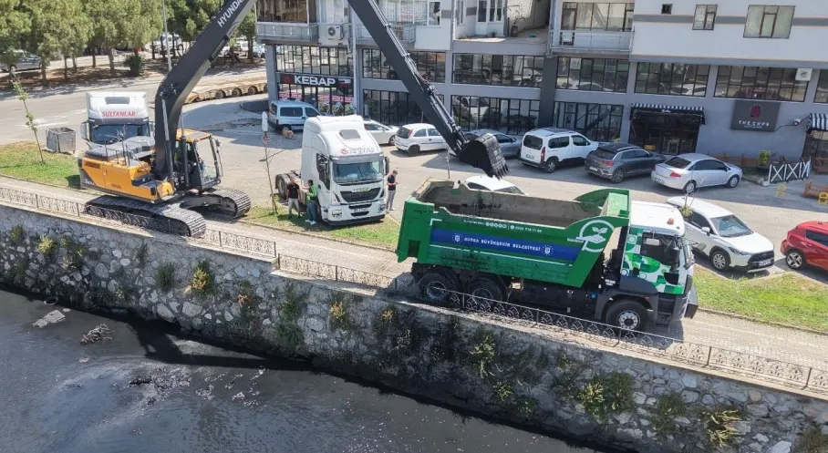 Gemlik'te Karsak Deresi'ne Neşter! Dev Temizlik Operasyonu Başladı