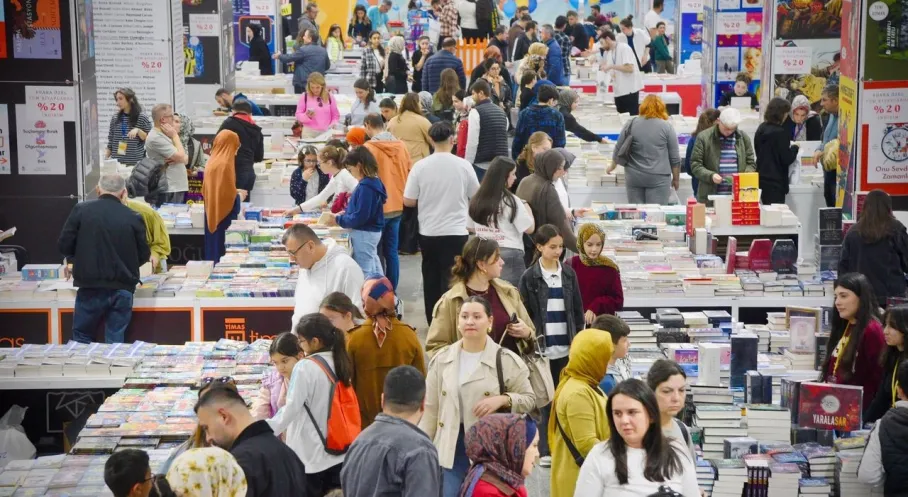 Giresun Kitap Fuarı Ziyaretçi Akınına Uğradı! Kitapseverler Kültür Şöleninde Buluştu
