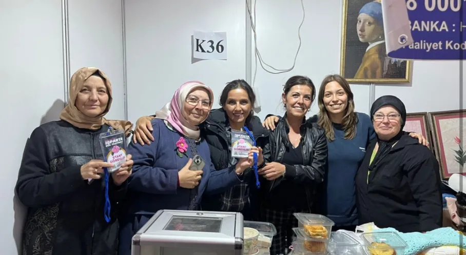 Görkem Efe'ye Umut Işığı: Gül Festivali'nde Tedavi İçin Destek Standı Açıldı!