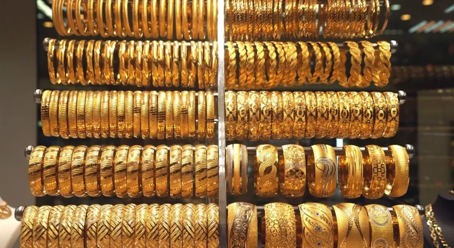 Gram Altın Rekor Seviyelerde Geziniyor: Ons Altın ve Jeopolitik Riskler Fiyatları Nasıl Etkiliyor?