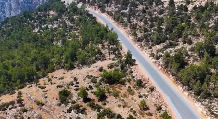 Mersin Büyükşehir Gülnar'da Yol Çalışmalarına Hız Verdi! Vatandaş Rahat Bir Nefes Aldı