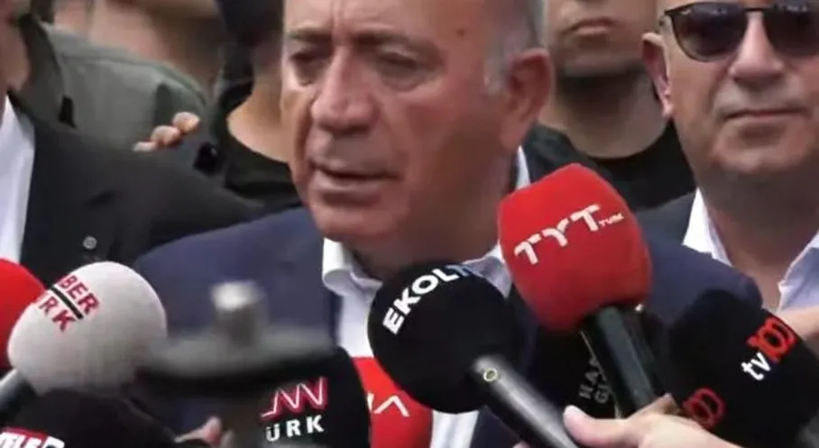 Gürsel Tekin CHP İstanbul İl Başkanlığı'nda: Gergin Anlar ve Şişe Saldırısı!