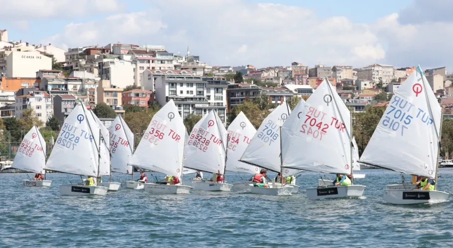 Haliç'te Genç Yelkenler Şampiyonluk İçin Yarıştı! İBB'den Spor Şöleni