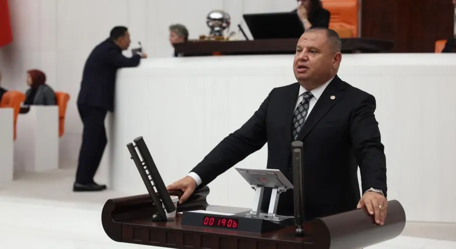 Halil Öztürk'ten Gençlik Uyarısı: Sanal Bahis Tehlikesi ve Kırıkkale'ye Stadyum Talebi!