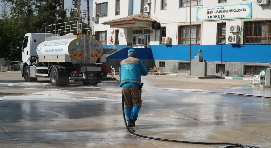 Haliliye'den Okullara Eğitim Öncesi Temizlik Hamlesi!