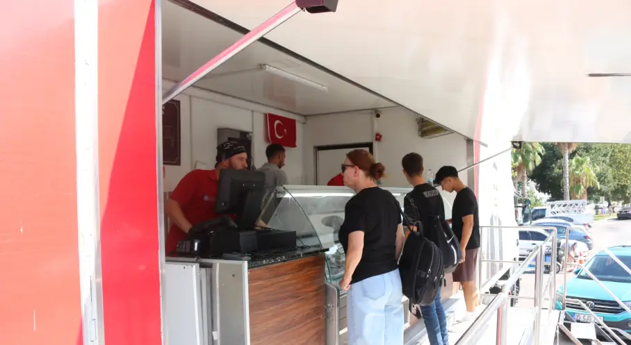 Halk Et Mobil Satış Tırı Her Gün Farklı İlçede Hizmet Veriyor