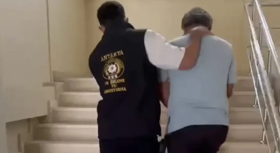 Hatay’da 2 yıl 6 ay hapis cezasıyla aranan şahıs yakalandı