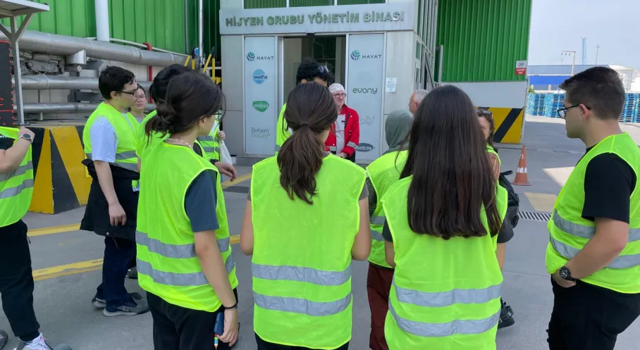 Hayat Kimya'dan Geleceğin Bilim İnsanlarına İlham Veren Ziyaret!