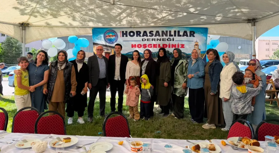 Erzurum'da Birlik Ruhu Zirve Yaptı: Horasanlılar Derneği'nden Muhteşem Aşure ve Piknik!