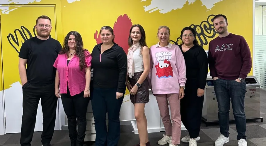 Horoz Lojistik'ten Meme Kanseri Farkındalığına Pembe Destek!