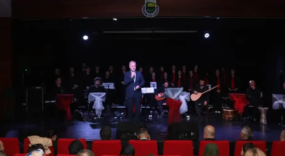 İnegöl Belediyesi Gençlik Korosundan Cumhuriyet Konseri