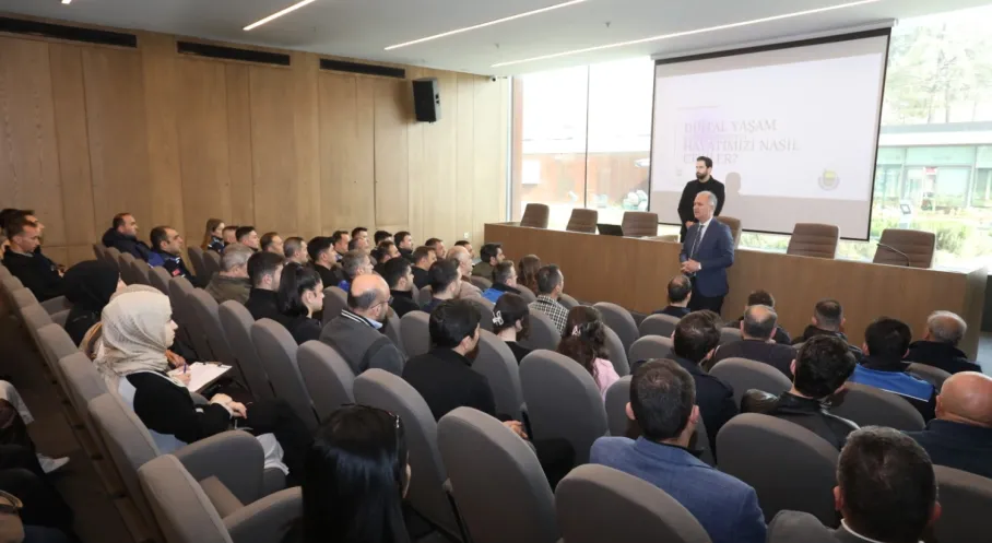 İnegöl Belediyesi Personeline Dijital Çağda Sağlıklı Yaşam Rehberi: Ekran Kullanımı Eğitimi Başladı!