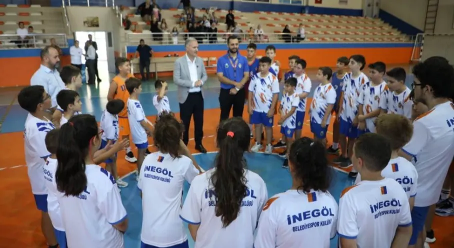 İnegöl Yaz Spor Okulları Rekor Kırdı! 1792 Çocuk Sporla Tanıştı
