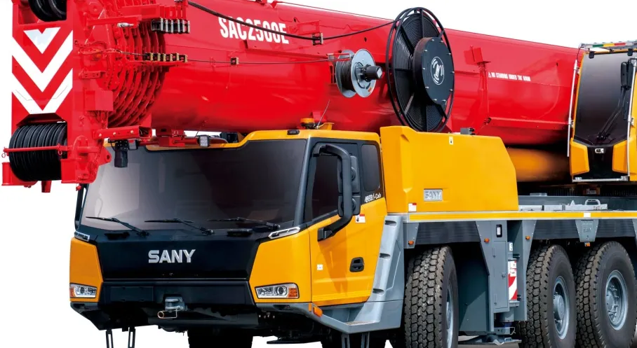 İngiltere'de Bir İlk! Terranova'ya 250 Tonluk Sany Vinci Katıldı