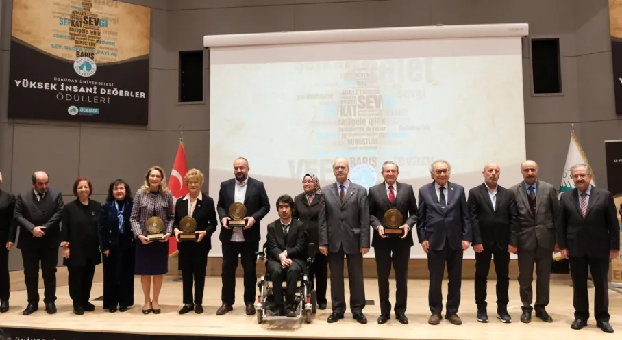 İnsani Değerler Alarm Veriyor: Üsküdar Üniversitesi YİDER Ödülleri'yle Topluma Umut Oldu!