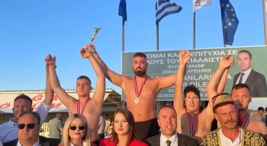 İpsalaspor Pehlivanları Yunanistan'ı Salladı! Zaferle Döndüler