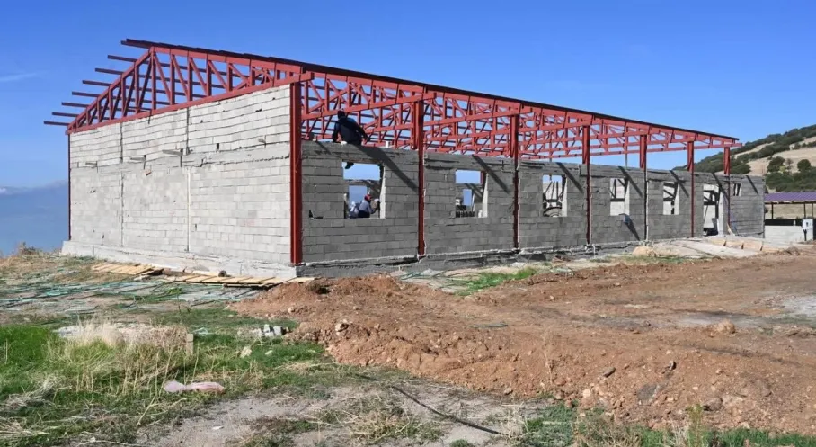 Isparta Belediyesi'nden Köylere Destek Eli: Yeşilköy'e Sosyal Tesis Müjdesi!