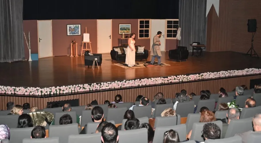 Isparta Şehir Tiyatroları'ndan Komedi Şöleni: 