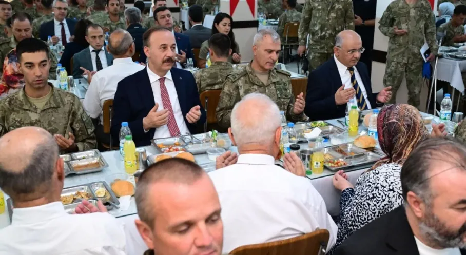 Isparta Valisi Erin'den Gazilere Anlamlı Ziyaret: Komando Tugayı'nda Gurur Verici Buluşma!