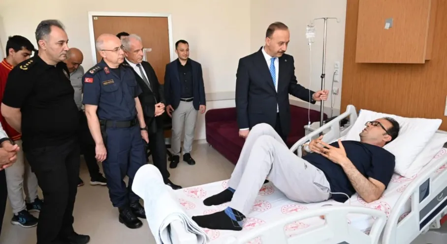 Isparta Valisi'nden Başkan Özata'ya Moral Ziyareti: Sağlık Durumu Nasıl?