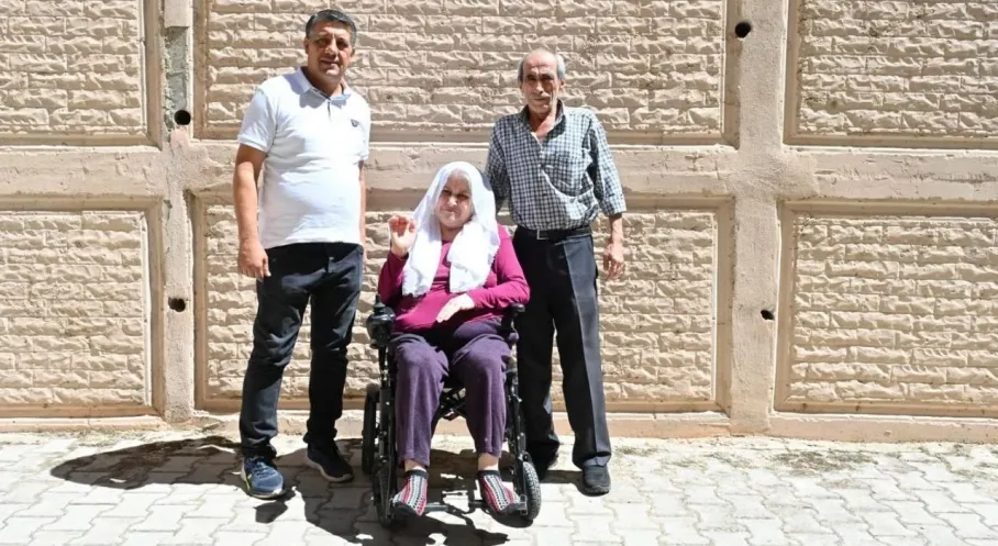 Isparta'da Ayten Teyze'nin Hayatına Umut Işığı: Akülü Sandalye Sevinci!