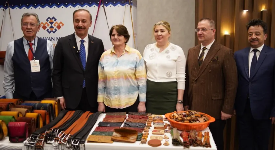 Isparta'da Kültür ve Sanatın Kalbi Attı: 'Yaşayan Miras Şöleni'ne Büyük İlgi!