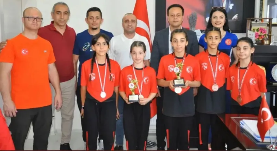 Isparta'dan Güreş Şampiyonası Zaferi! Minik Güreşçiler Türkiye'yi Salladı
