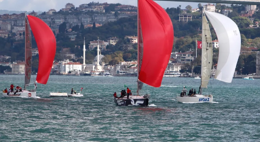 İstanbul Boğazı'nda Umut Rüzgarları: Lions Sailing Cup ile Çocuklara Yelken Açılıyor!