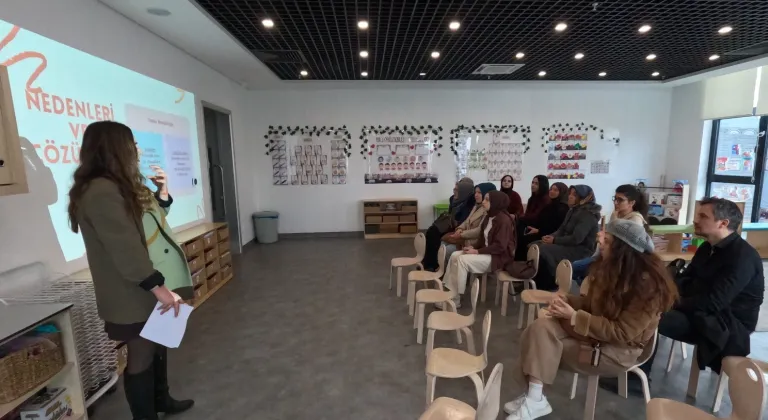 İstanbul Büyükşehir 'Ebeveyn Okulu' Açıldı